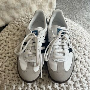 Adidas Women’s Samba LIKE NEW